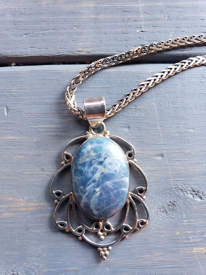 APATITE Pendant / .925 36 inch MILOR Italy Chain