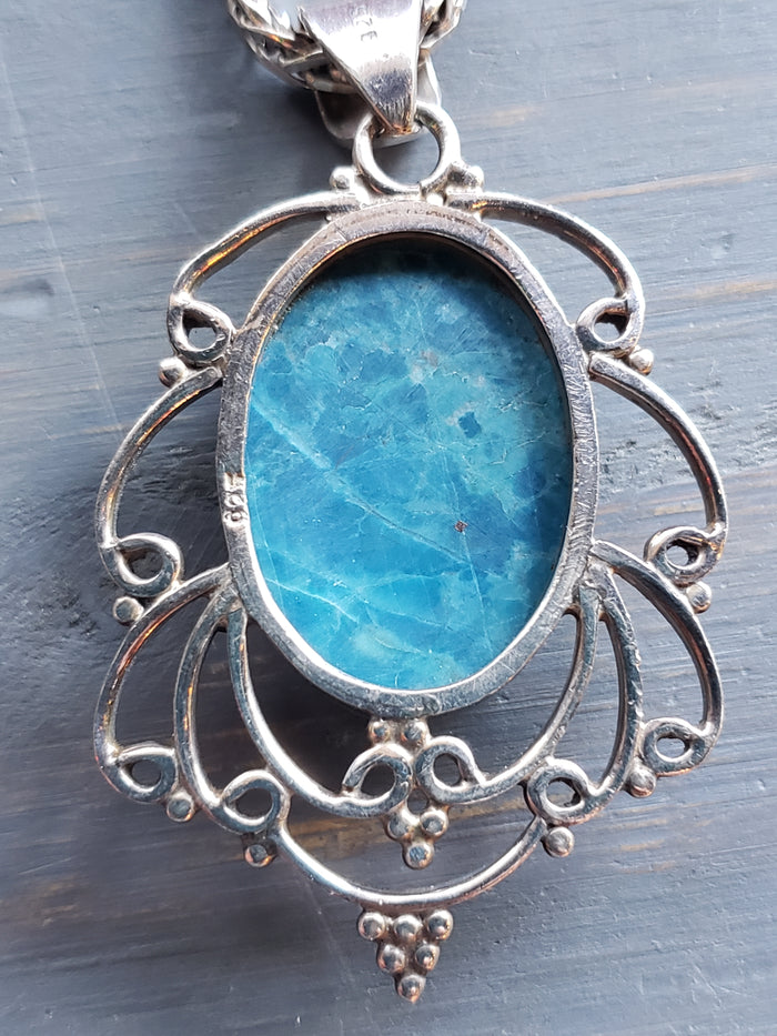 APATITE Pendant / .925 36 inch MILOR Italy Chain