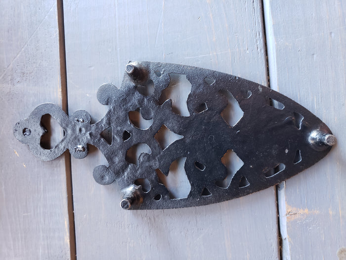 Cast Iron Painted Dutch Blue Birds Trivet