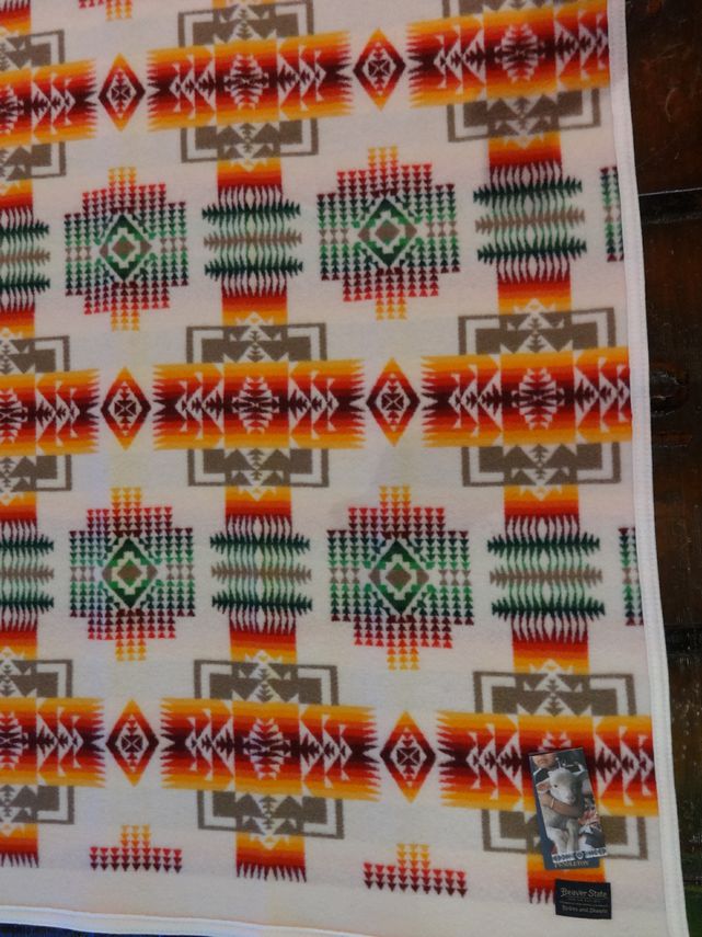 Pendleton Chief Joseph Jacquard Muchacho Crib Blanket in Ivory