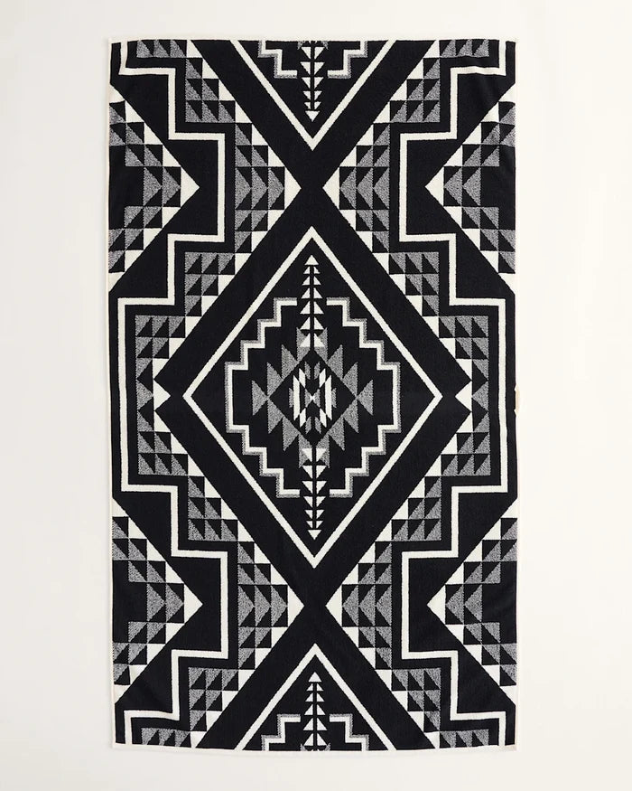 PENDLETON Oversized Jacquard Spa Towel Oxbow