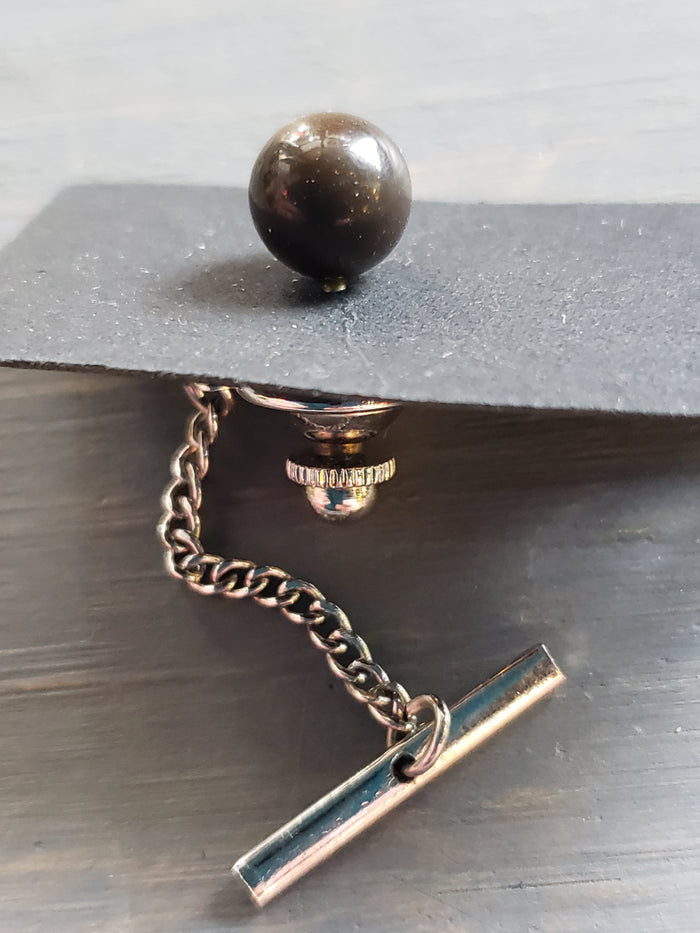 Round polished stone tie tack