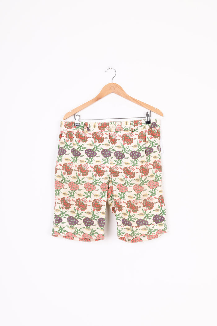World Mens Cream Shorts Size M